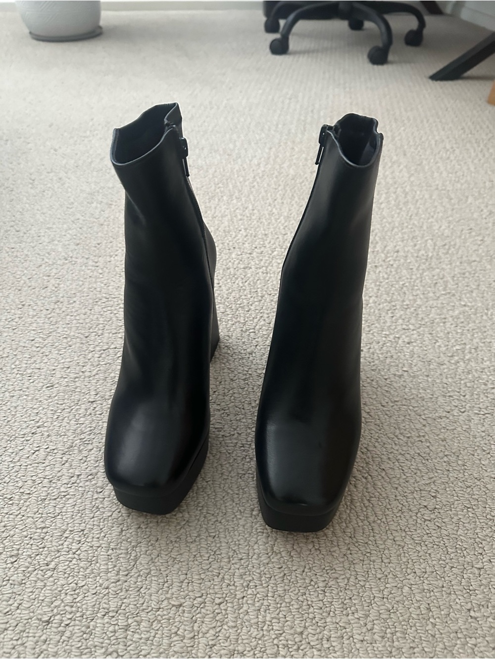 Aldo Black Platform Ankle Boots - Sleek Women's Fashion Boot